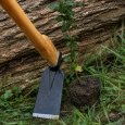 Utilisation du manche en bois de frêne de 110 cm pour houe simple