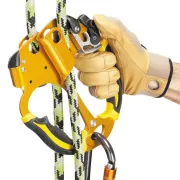 Mise en contexte du bloqueur-poignée double Ascentree de Petzl