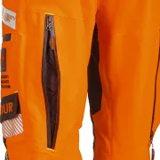 Mise en contexte du pantalon de protection anticoupure C1 Hi-Viz Ultra Light de Solidur