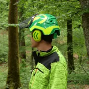 Mise en contexte du casque d'élagage Protos Integral Vert et Jaune Pfanner