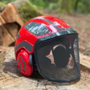 Plan sur le casque Protos Forest Rouge et Gris PFANNER