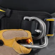 Support mousqueton du harnais pour travaux en hauteur ASTRO EUR de Petzl
