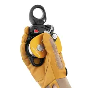 Ouverture de la poulie-bloqueur imperdable PRO TRAXION de Petzl