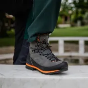 Plus sur les chaussures d'élagage RAMBLE GTX en gris et orange de Haix