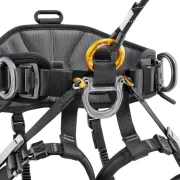 Zoom sur le harnais cuissard AVAO SIT FAST de PETZL
