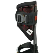 Zoom sur les griffes d'élagage en carbone avec sangles cobra de Distel