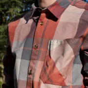 Zoom sur la Chemise à carreaux flanelle rouge de Macot