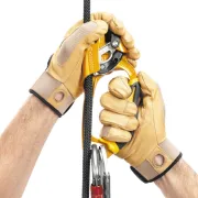 Utilisation de la poignée simple Ascension de Petzl