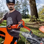 Mise en contexte de l'échenilloir pour perche télescopique d'élagage de Bahco