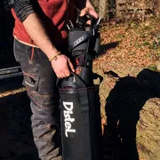 Plan sur le sac de rangement SpikeBack pour le transport des griffes d'élagage de Distel