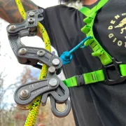 Mise en contexte du connecteur rapide pour Rope Runner Vertec de Notch