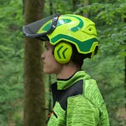 Mise en contexte du casque casque d'élagage Protos Integral Jaune Néon et Vert Pfanner