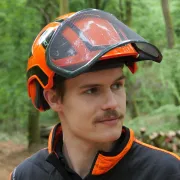 Ouverture du casque Protos Integral Arborist Orange et Noir PFANNER