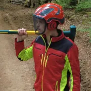 Utilisation du casque Protos Forest Rouge et Gris PFANNER