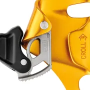 Zoom sur le bloqueur ventral CROLL de taille L PETZL