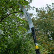 Utilisation de la perche télecsopique ArboRapid en Fibre de Verre de BERGER