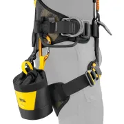 Mise en contexte de la pochette de rangement Toolbag 1,5L de Petzl